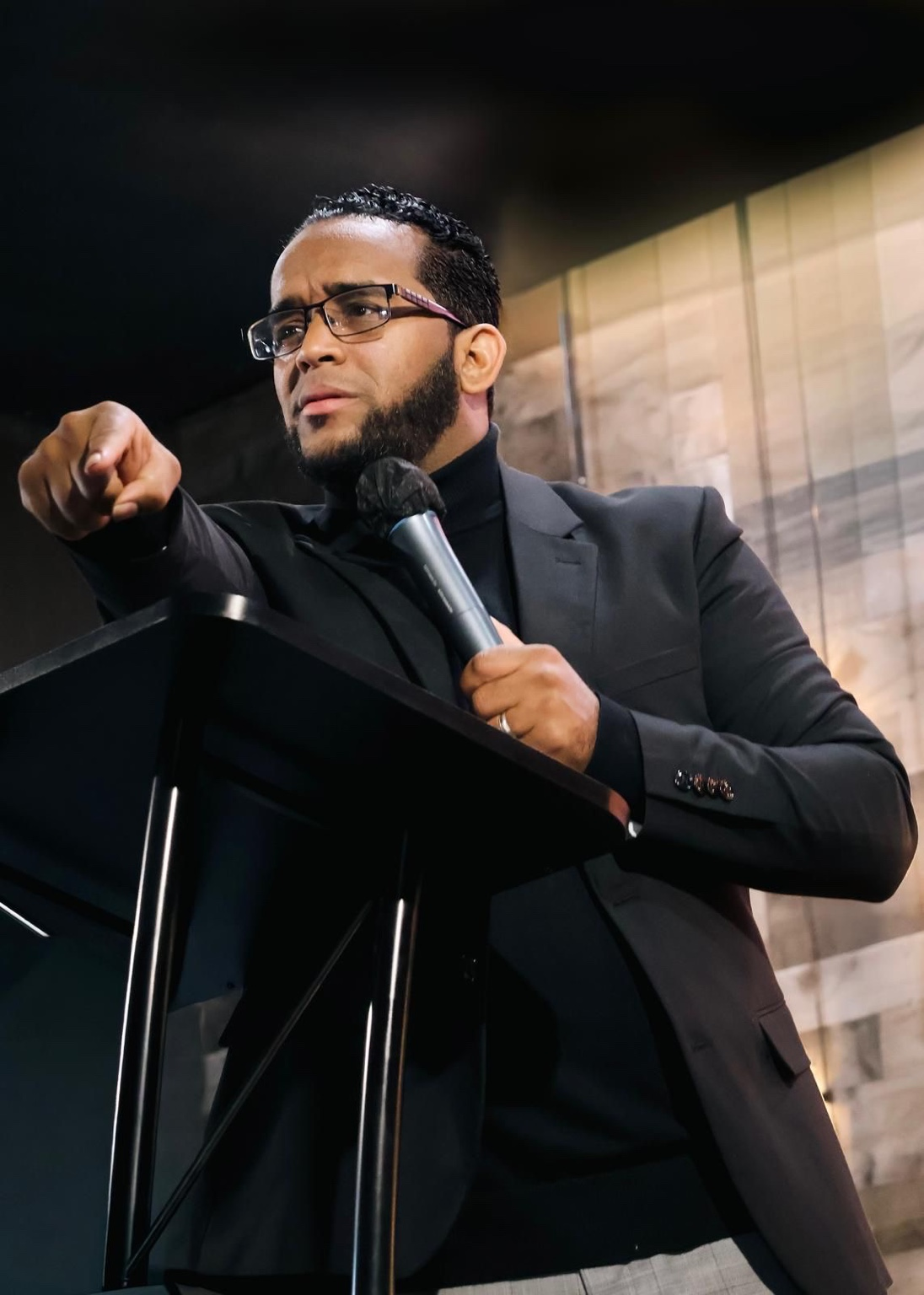 Pastor Cristian Rosario